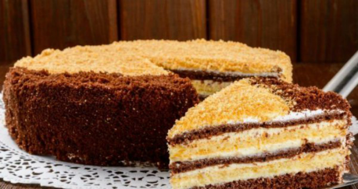 Возможно, самый легкий и примитивный рецепт торта на скорую руку, но вкус, это совсем другое дело